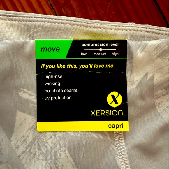 Gray Capri-length Leggings - Picture 2 of 3